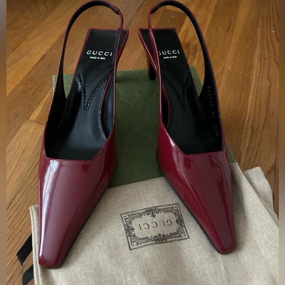 Gucci - Mallory 55 Patent-leather Slingback Pumps - Womens - Cherry - Picture 3 of 12